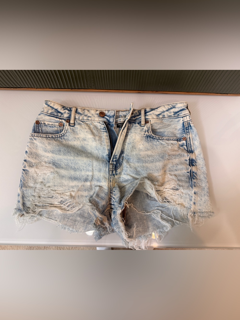 3/$15 American Eagle Distressed Light Wash/acid wash  Denim Cutoff Shorts